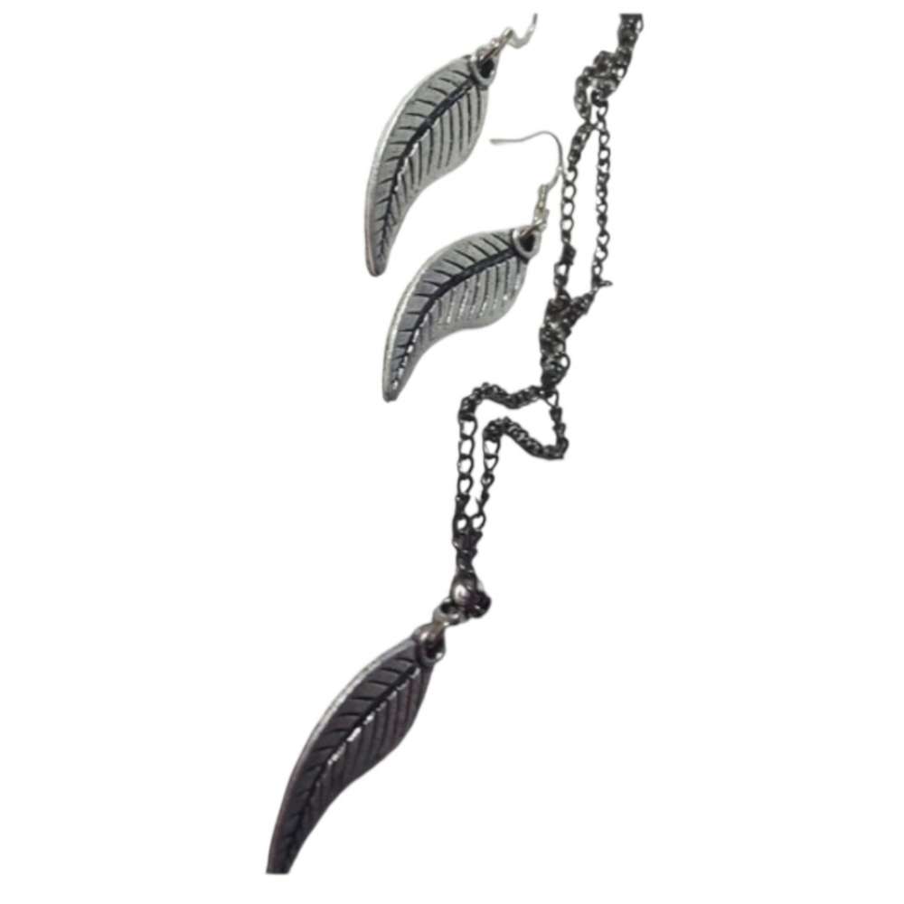 Boho Chic Leaf Necklace & Earrings Set NEW